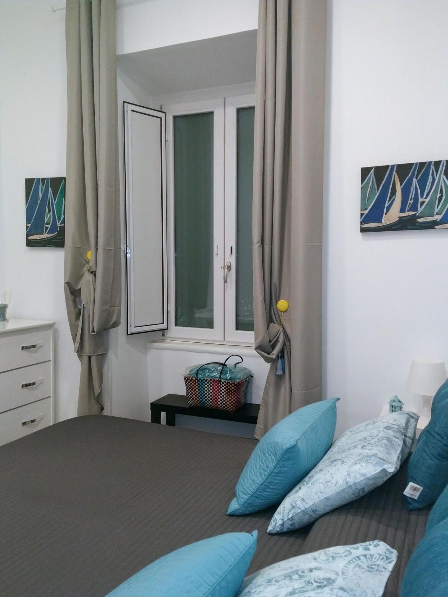 Margherita'S Apartment Салерно Екстериор снимка
