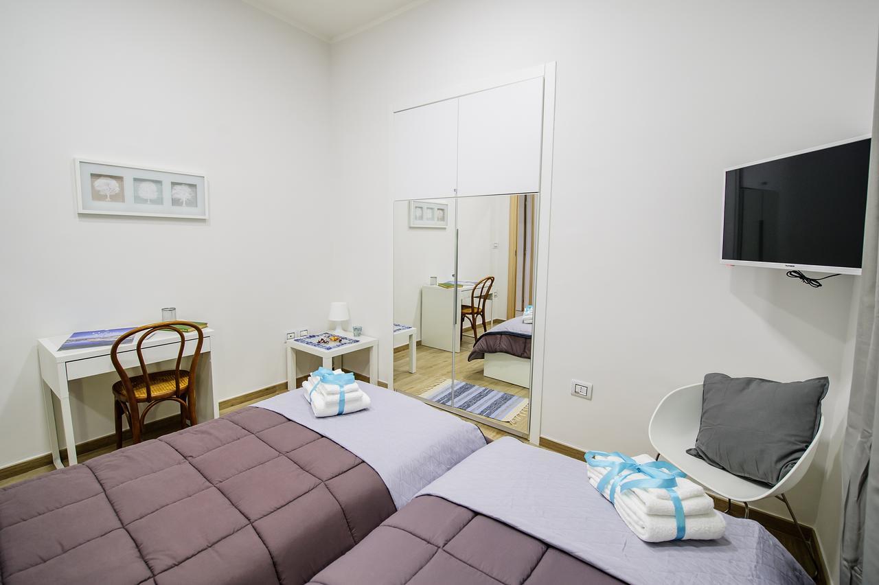 Margherita'S Apartment Салерно Екстериор снимка
