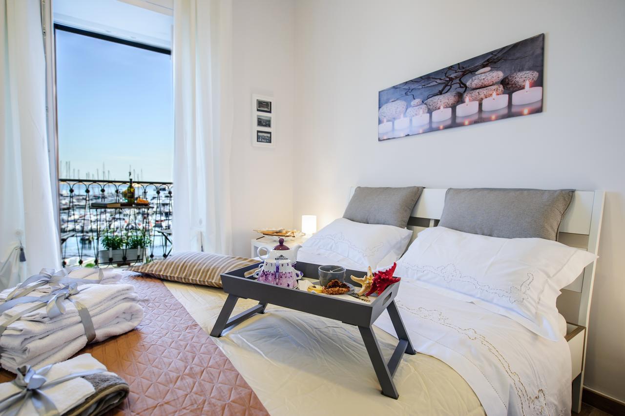 Margherita'S Apartment Салерно Екстериор снимка