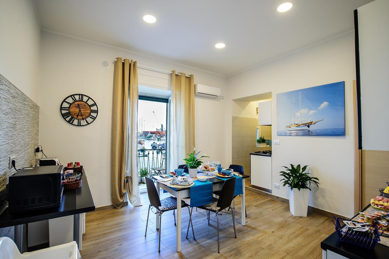 Margherita'S Apartment Салерно Екстериор снимка