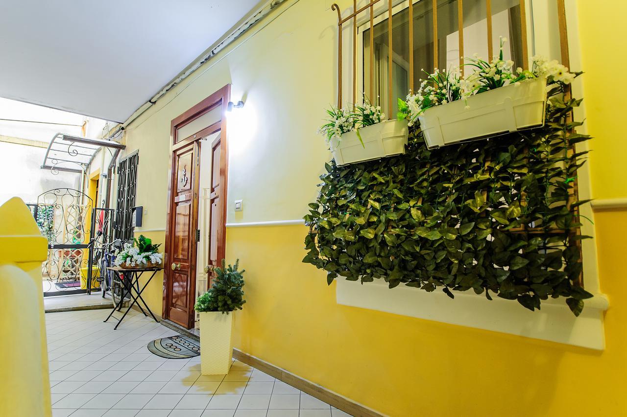 Margherita'S Apartment Салерно Екстериор снимка