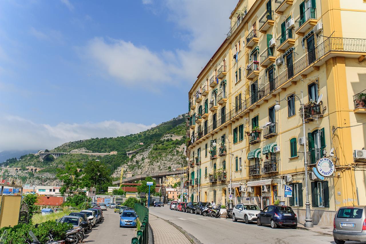 Margherita'S Apartment Салерно Екстериор снимка