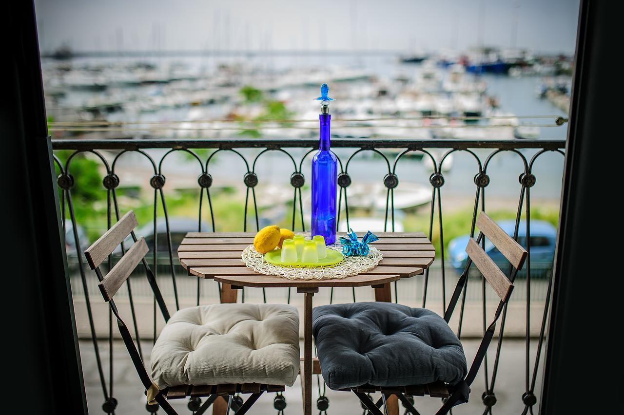 Margherita'S Apartment Салерно Екстериор снимка