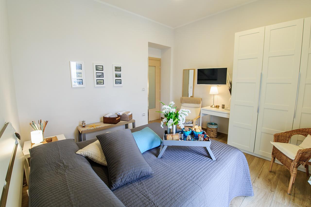 Margherita'S Apartment Салерно Екстериор снимка